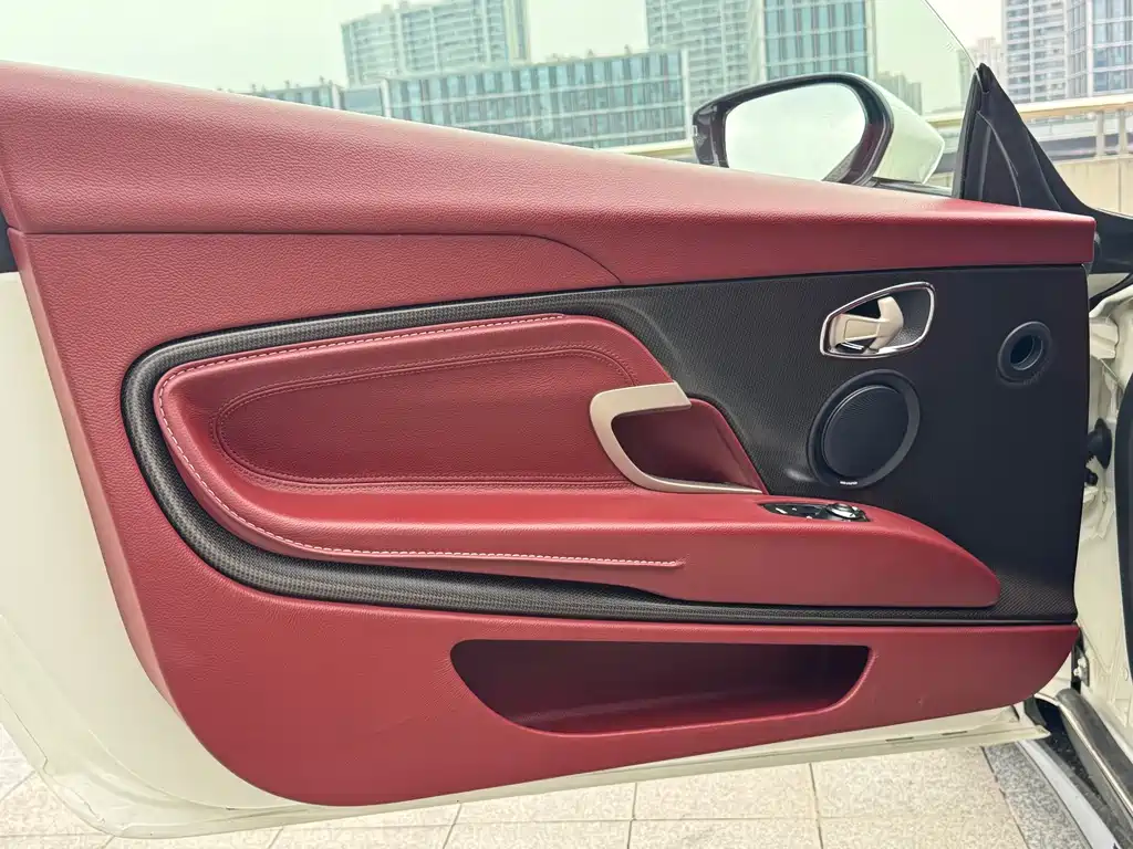 Aston Martin DB11 2016 5.2T First Edition купить на сайте DeffCars
