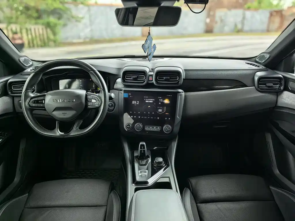 Lynk & Co 03 2022 2.0TD DCT Pro купить на сайте DeffCars