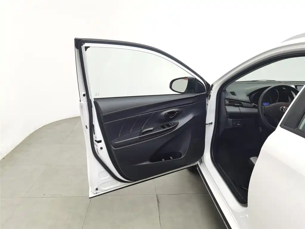 YARiS L Zhixuan 2020 Zhixuan X 1.5L CVT leading version купить на сайте DeffCars