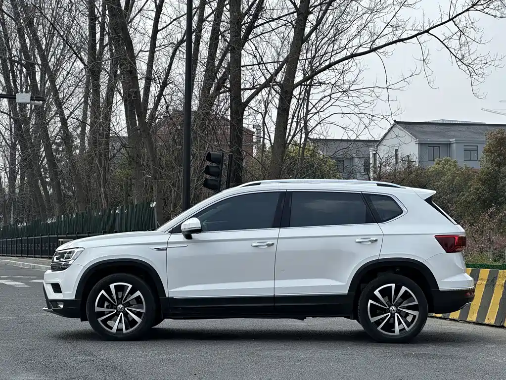 Tuyue 2020 330TSI four-wheel drive luxury version National VI купить на сайте DeffCars