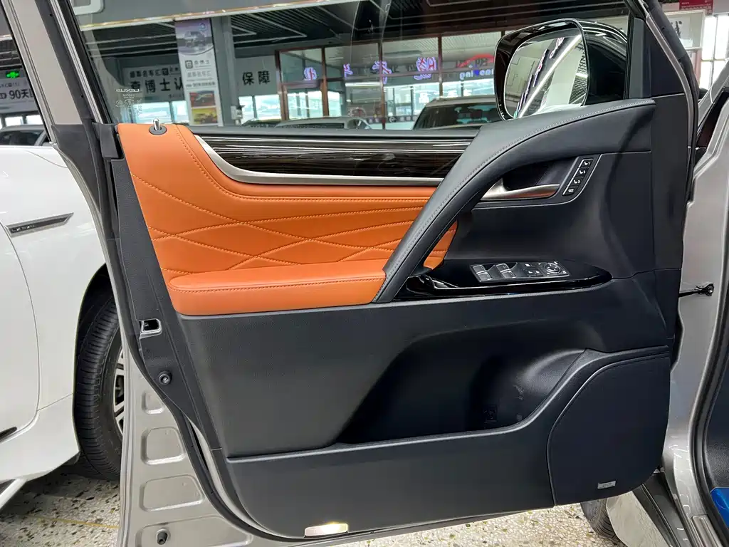 Lexus LX 2019 570 Peak Special Edition купить на сайте DeffCars