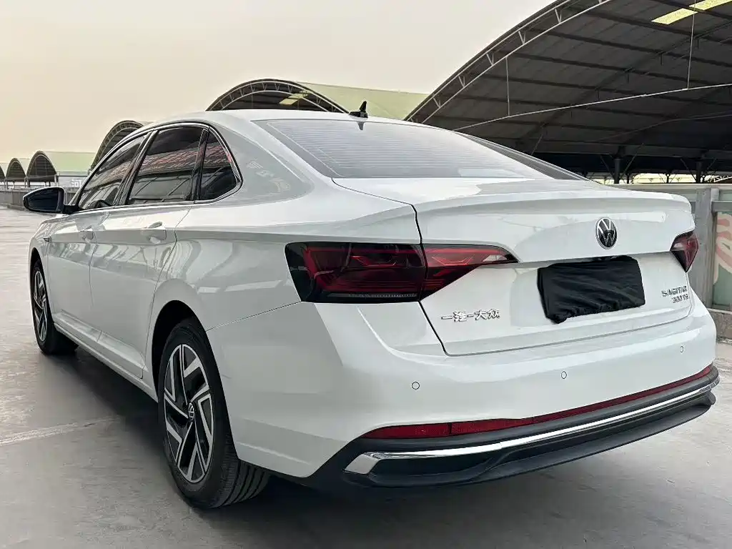 Sagitar 2025 facelift three 300TSI DSG transcendent version купить на сайте DeffCars