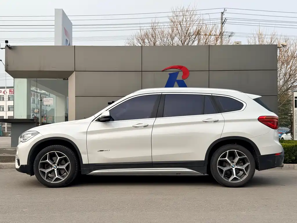 BMW X1 2018 sDrive18Li Exclusive Model купить на сайте DeffCars