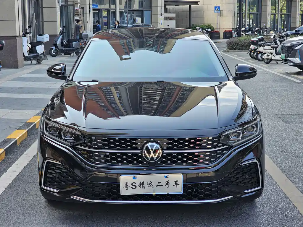 Passat 2022 330TSI Starry Sky Deluxe Edition купить на сайте DeffCars