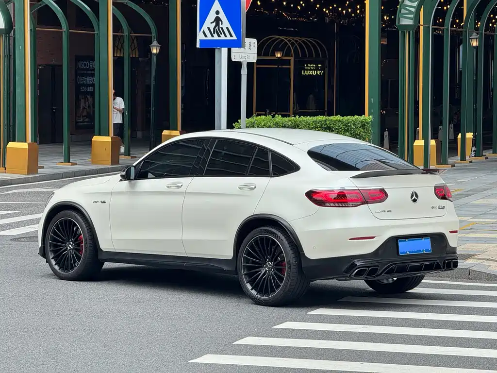 Mercedes-Benz GLC Coupe AMG 2020 AMG GLC 63 S 4MATIC+ Coupe SUV купить на сайте DeffCars