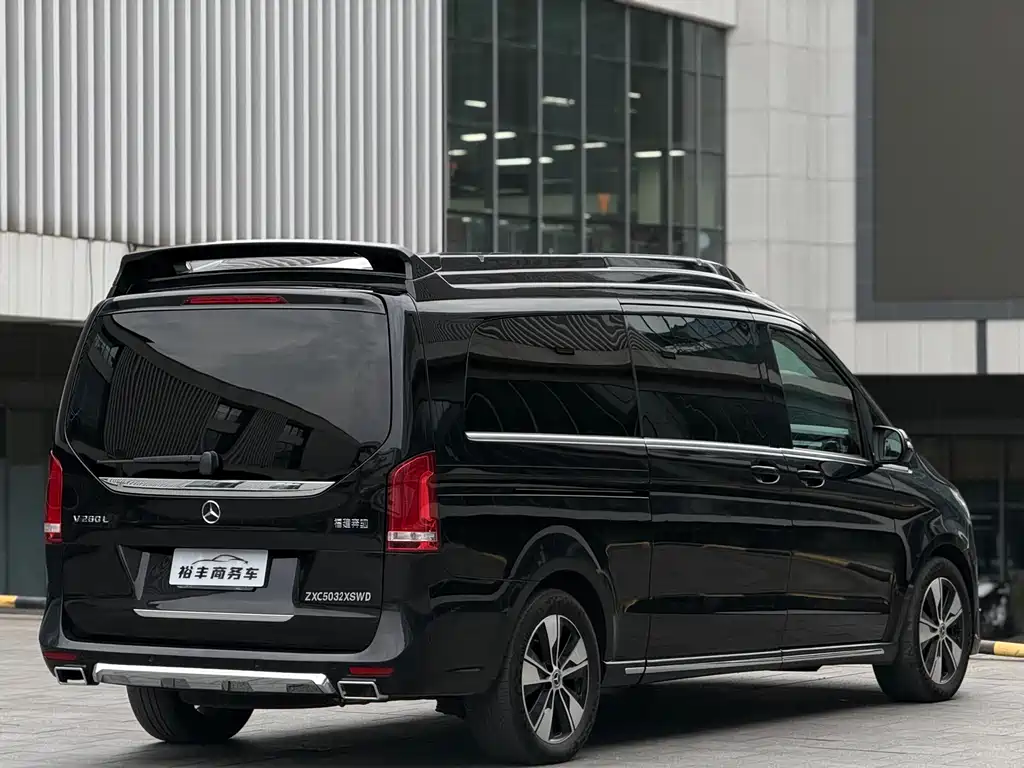 Mercedes-Benz V-Class 2022 V 260 L Long Wheelbase Luxury Edition купить на сайте DeffCars