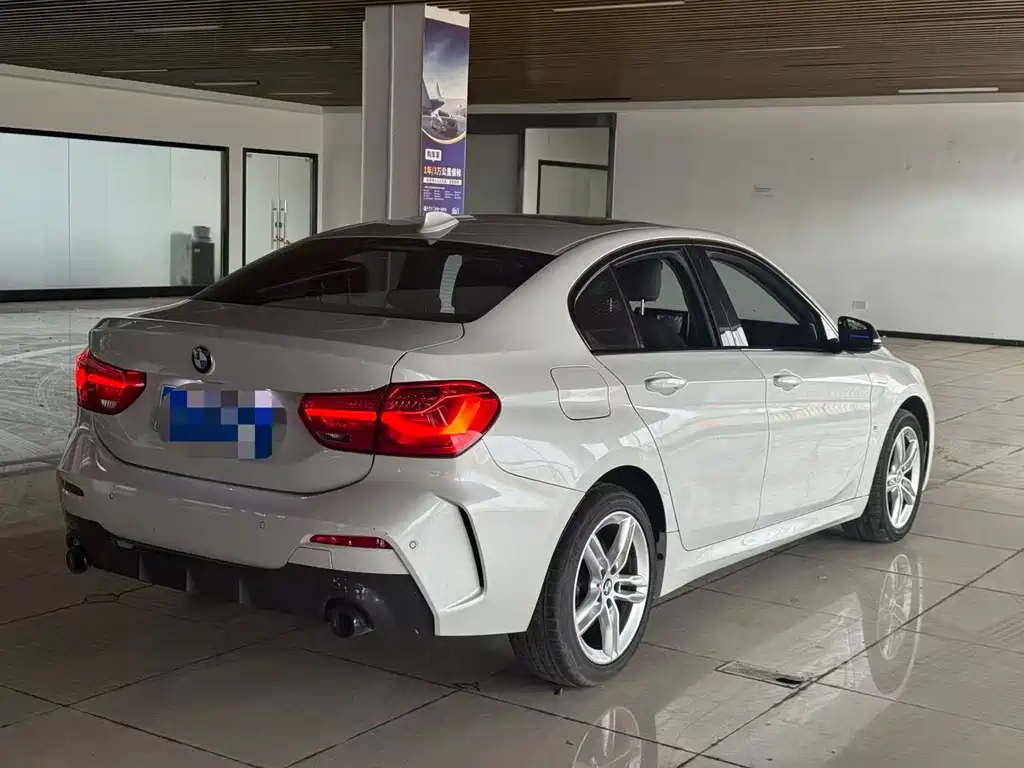 BMW 1 Series 2021 120i M Sports Edition купить на сайте DeffCars