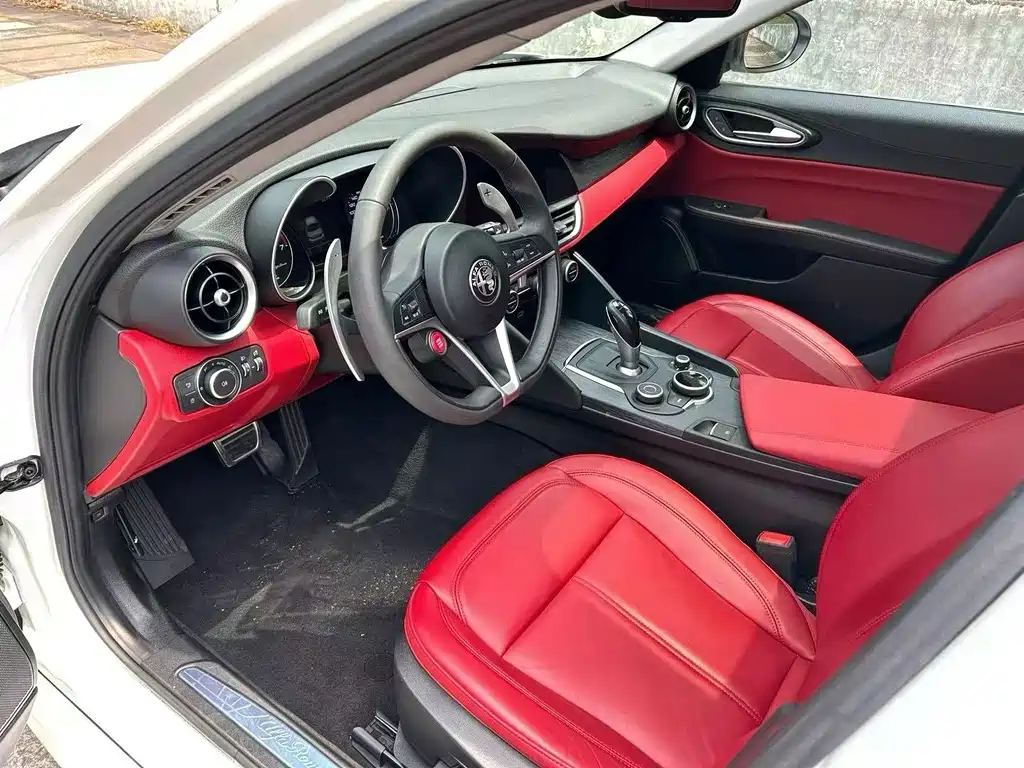 Giulia Juliet 2019 2.0T 280HP Luxury Edition купить на сайте DeffCars