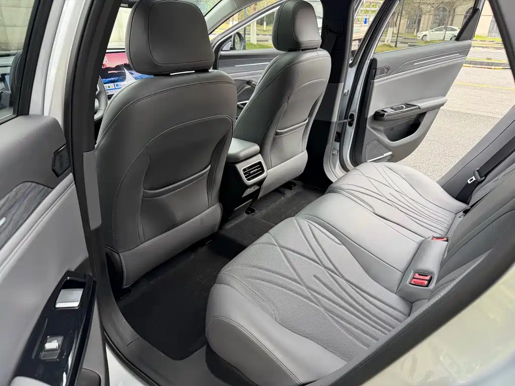 Galaxy L6 2025 EM-i 140km Starship Edition купить на сайте DeffCars