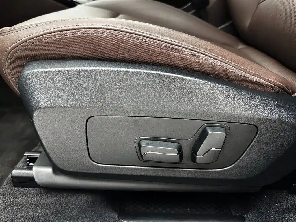 BMW X1 2023 sDrive20Li X Design Package купить на сайте DeffCars