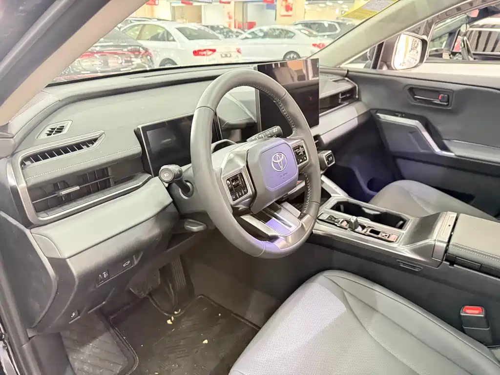 RAV4 Rongfang 2026 Dual Engine 2.0L Two-wheel drive Deluxe Edition купить на сайте DeffCars