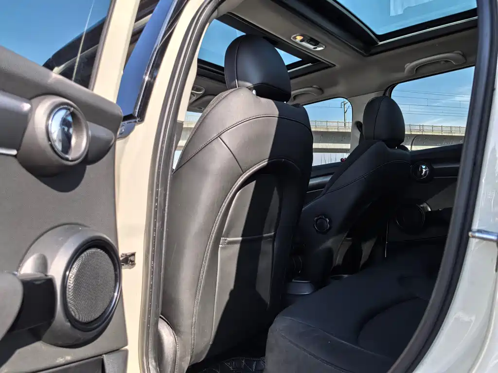 MINI 2022 1.5T COOPER Artist Five-Door Edition купить на сайте DeffCars