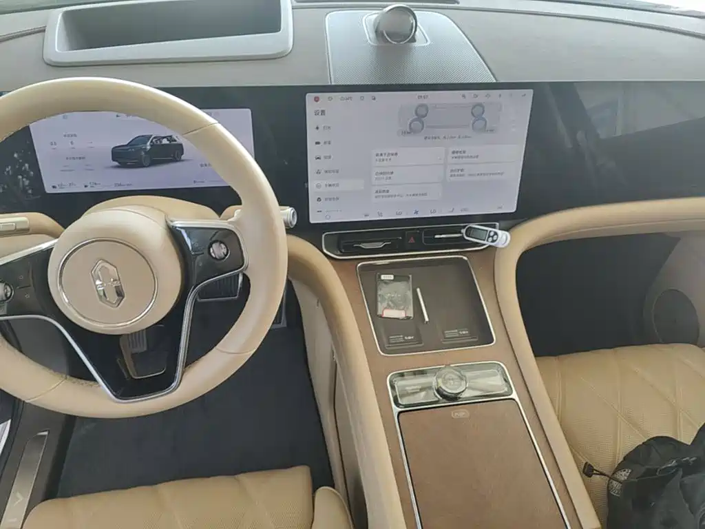 Wenjie M9 2025 extended range Ultra version 52kWh 6-seat version 192-line lidar) купить на сайте DeffCars