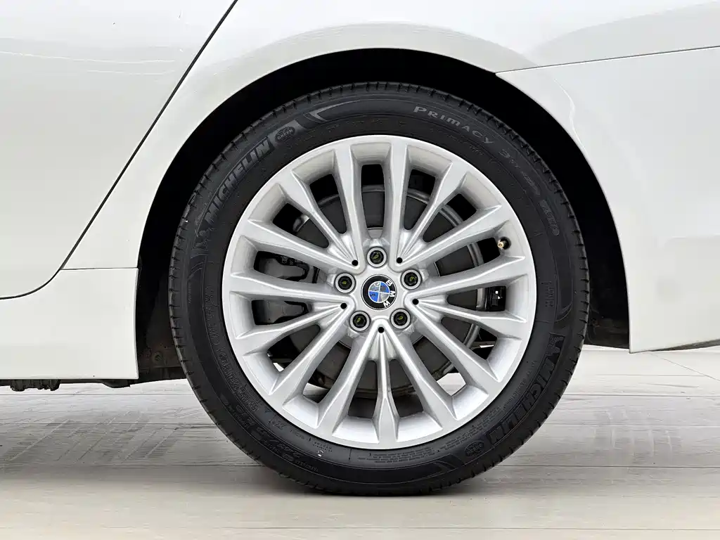 BMW 5 Series New Energy 2019 530Le Luxury Package купить на сайте DeffCars
