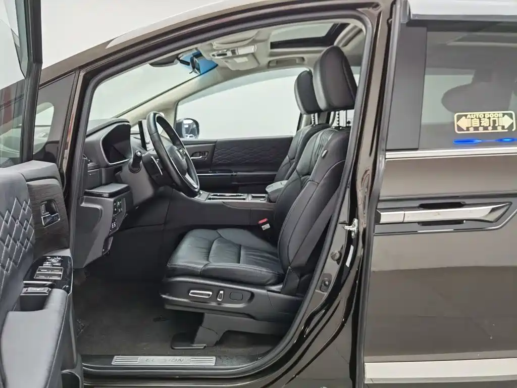 Alison 2022 2.0L e:HEV Luxury First Edition купить на сайте DeffCars