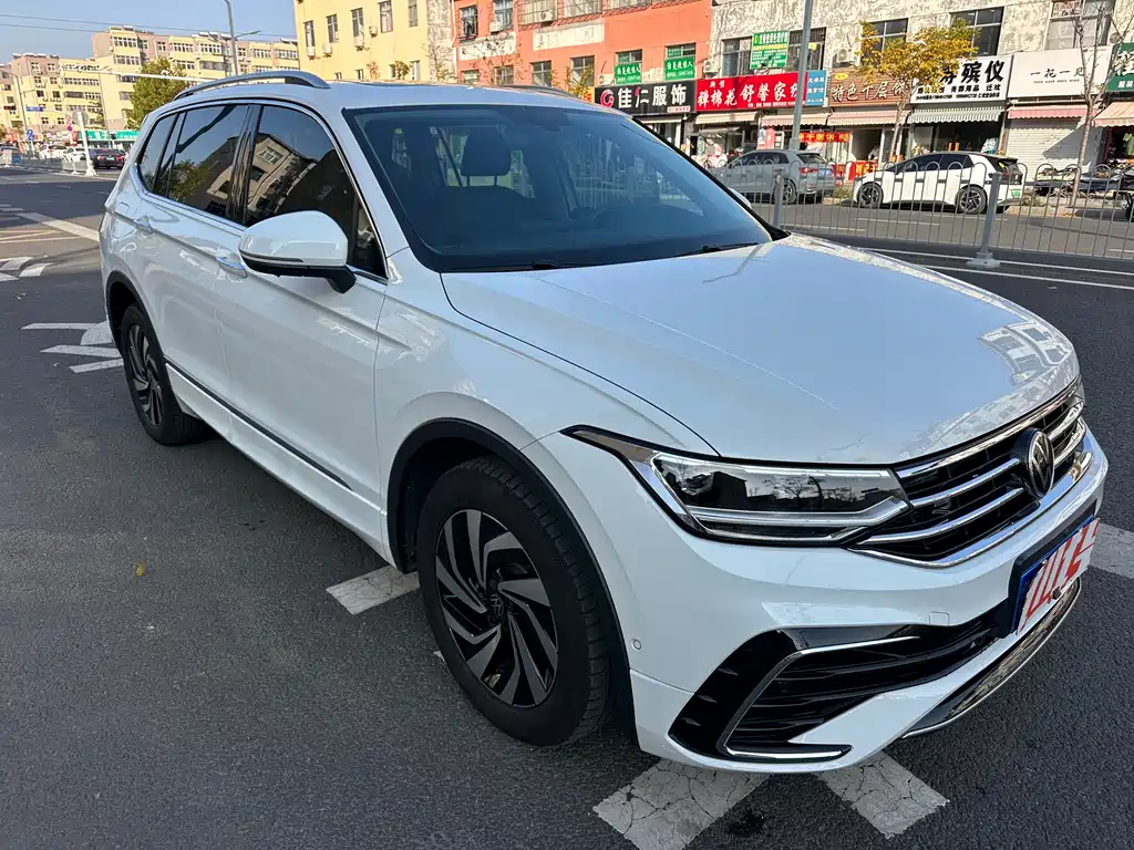 Tiguan L 2024 Outstanding Model 330TSI Automatic Two-wheel Drive R-Line Longyao Edition купить на сайте DeffCars