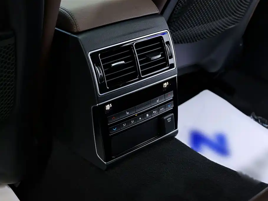 Jaguar XFL 2018 XFL 2.0T 250PS Deluxe Edition купить на сайте DeffCars