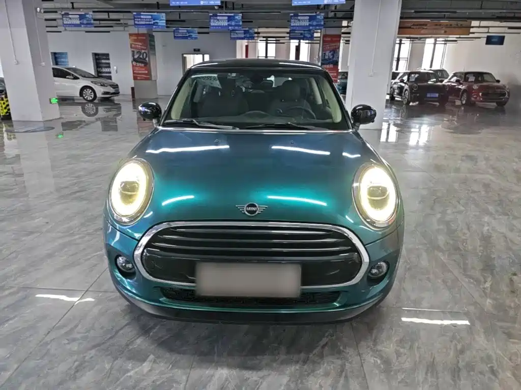 MINI 2019 1.5T COOPER Classic купить на сайте DeffCars