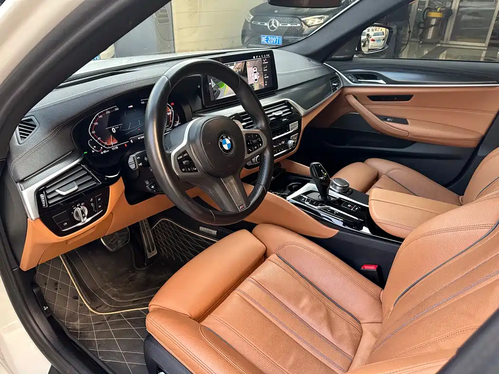 BMW 5 Series (imported) 2022 facelift 2 530i Fashion Edition M Sports Package купить на сайте DeffCars