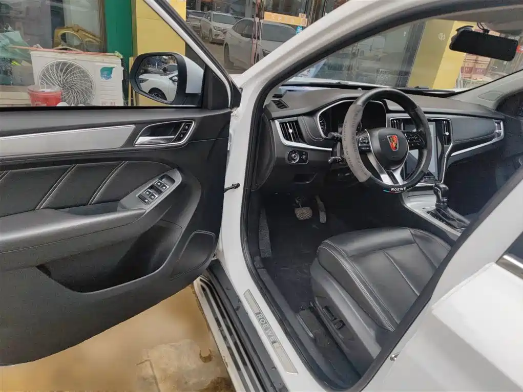 Roewe RX5 2019 20T two-wheel drive automatic 4G interconnected platinum version купить на сайте DeffCars