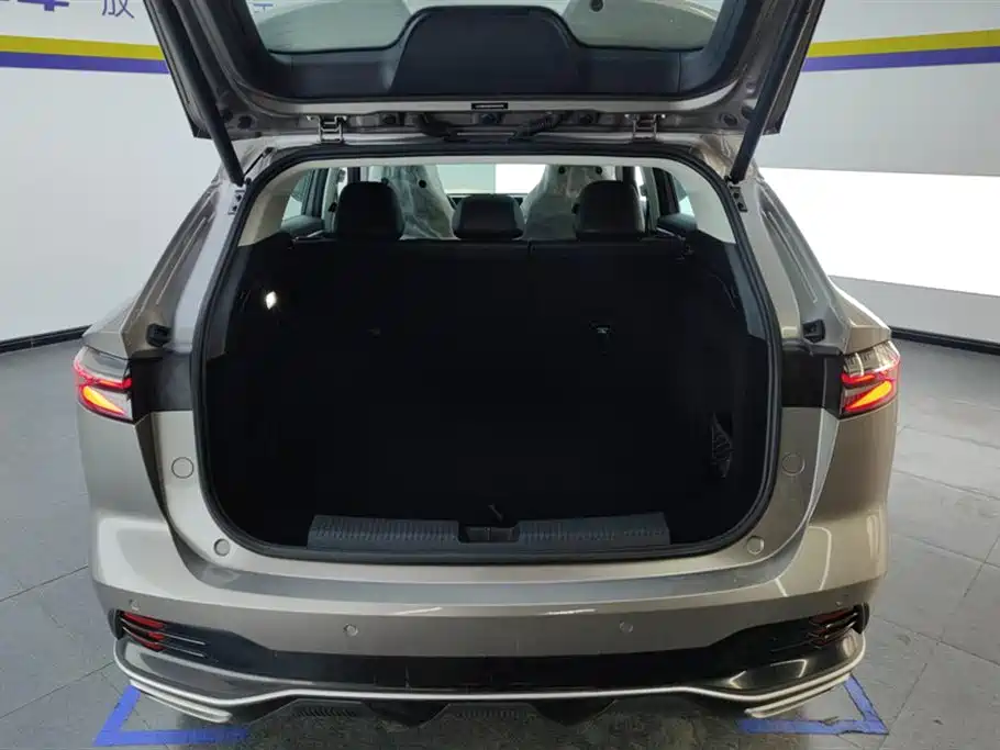 Roewe RX5 New Energy 2023 eRX5 Super Hybrid Superior Edition купить на сайте DeffCars