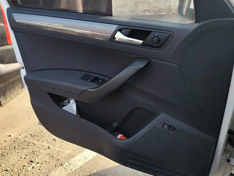 Santana 2016 1.6L Manual Deluxe Edition купить на сайте DeffCars