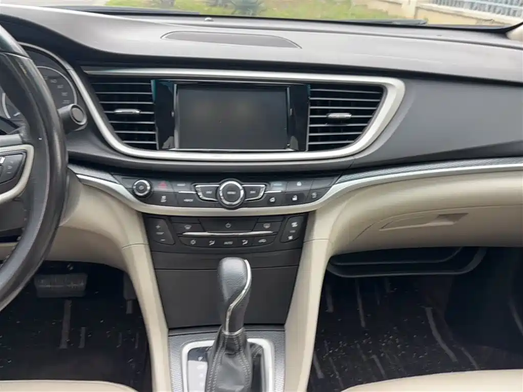 Yinglang 2019 15T dual-clutch interconnected elite model National VI купить на сайте DeffCars