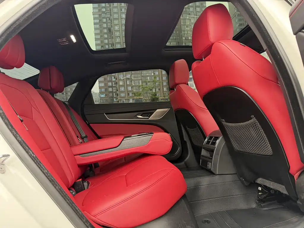 Jaguar XFL 2022 XFL 2.0T P250 two-wheel drive elite sports version купить на сайте DeffCars