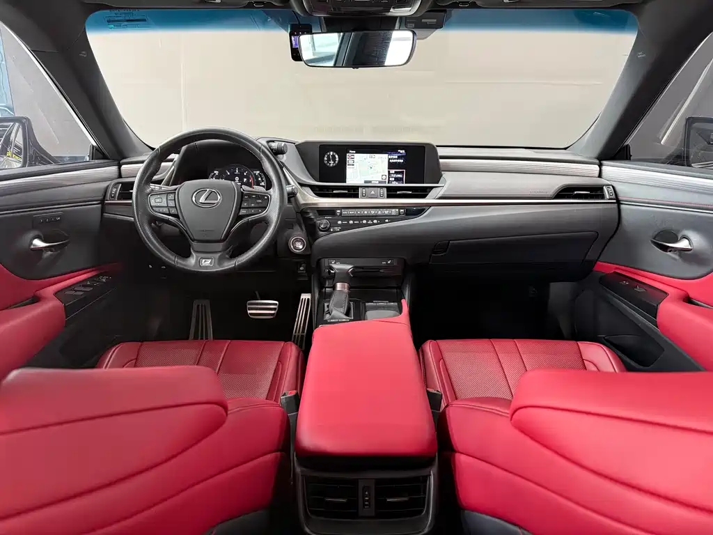 Lexus ES 2020 260 F SPORT купить на сайте DeffCars