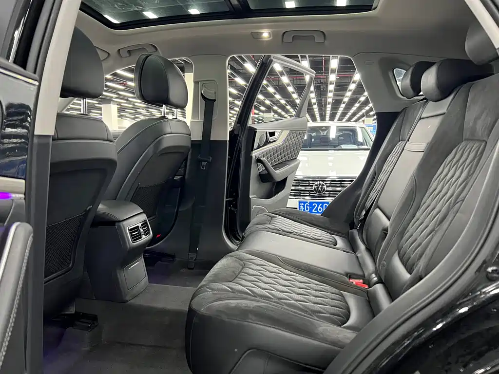 Hongqi HS5 2019 2.0T Zhilian Flagship Edition купить на сайте DeffCars