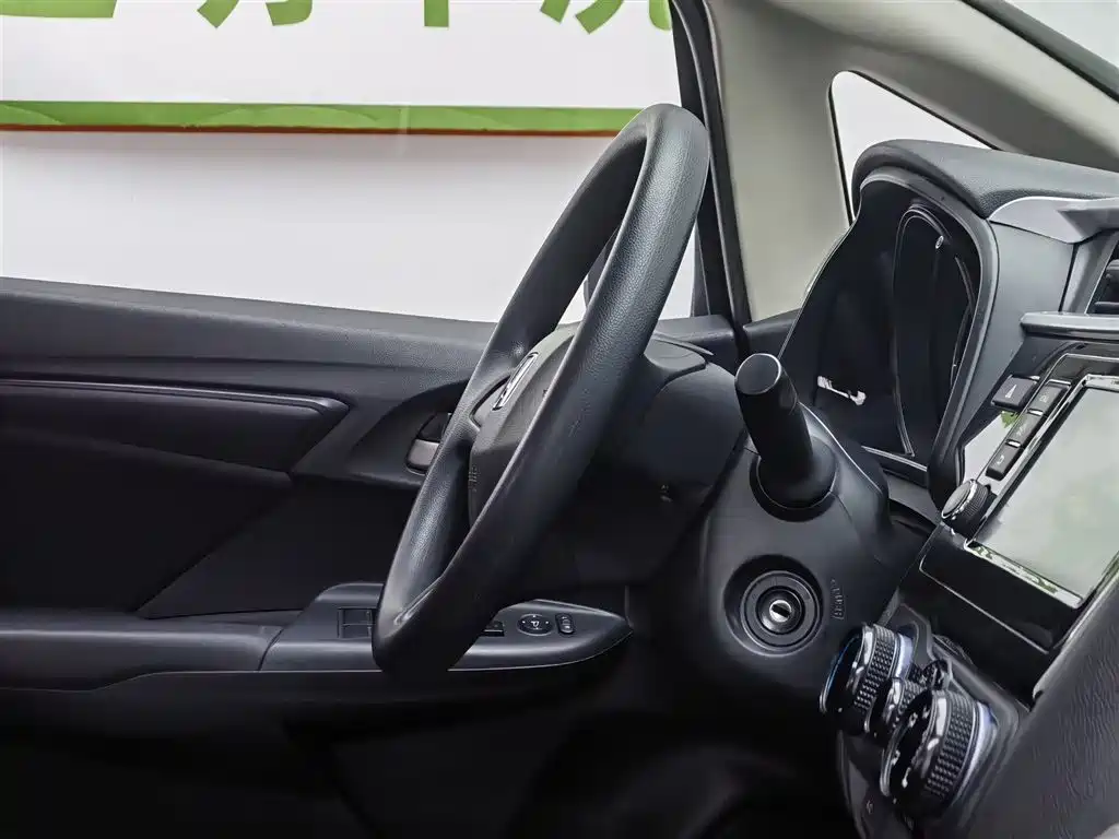 Fit 2018 1.5L manual comfort version купить на сайте DeffCars