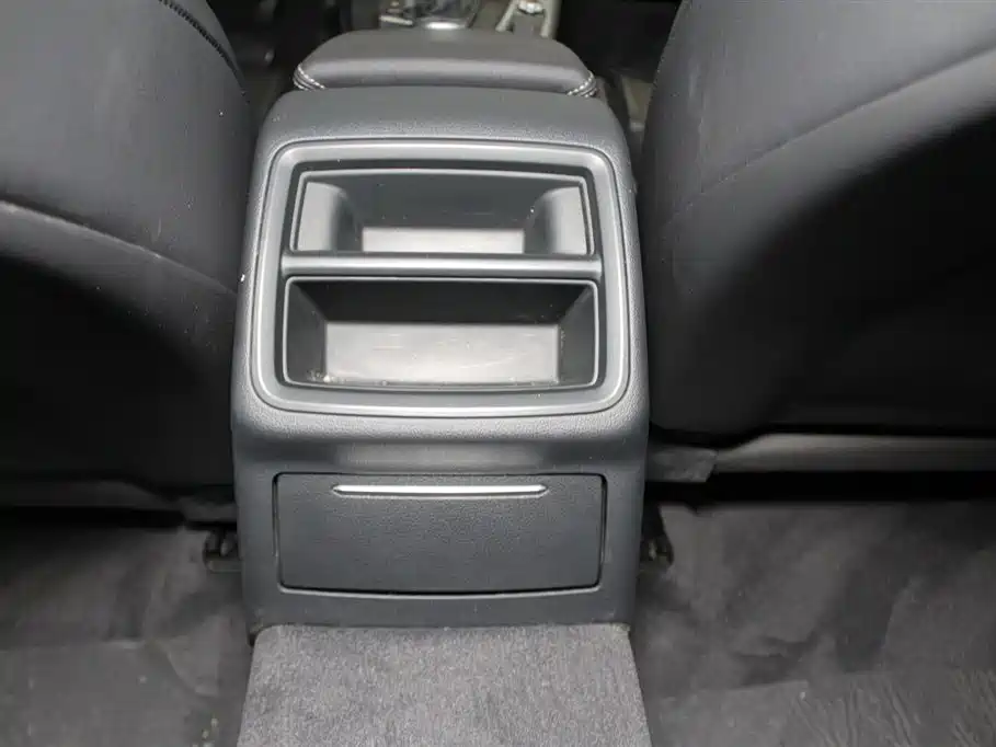 Audi A4L 2024 40 TFSI Fashionable and Dynamic купить на сайте DeffCars