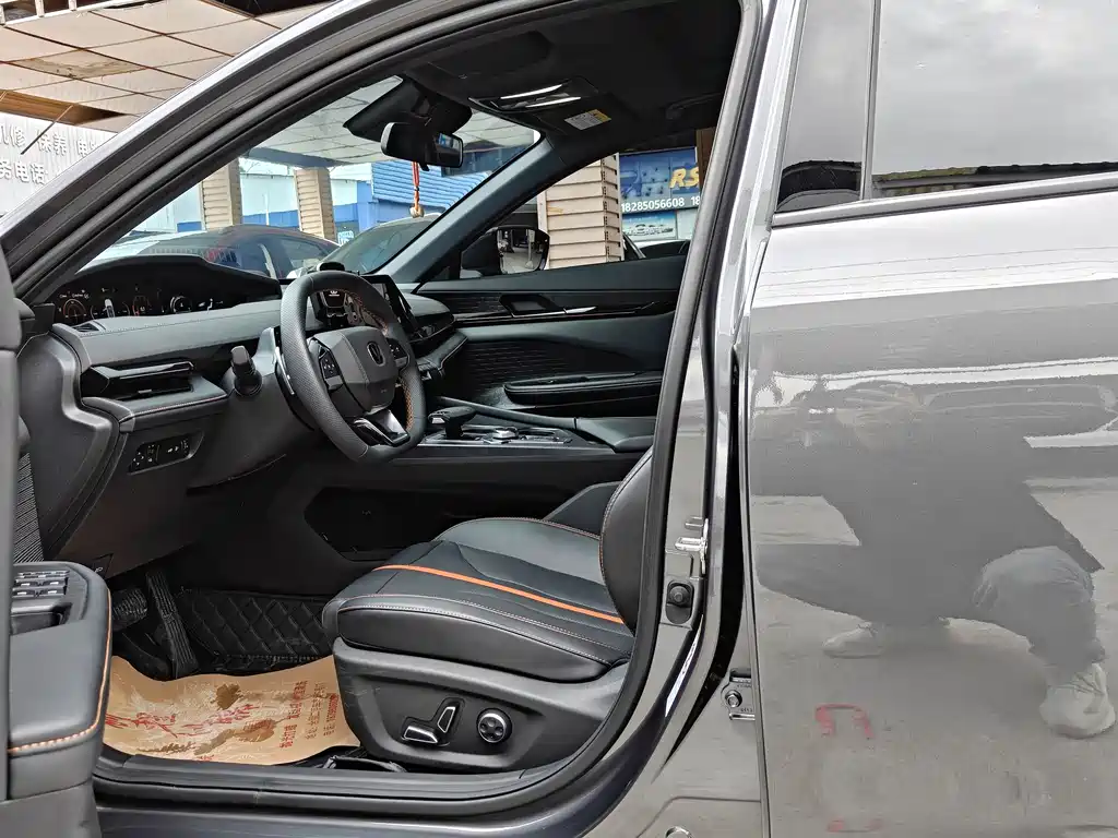 Changan UNI-V 2024 1.5T exclusive model купить на сайте DeffCars