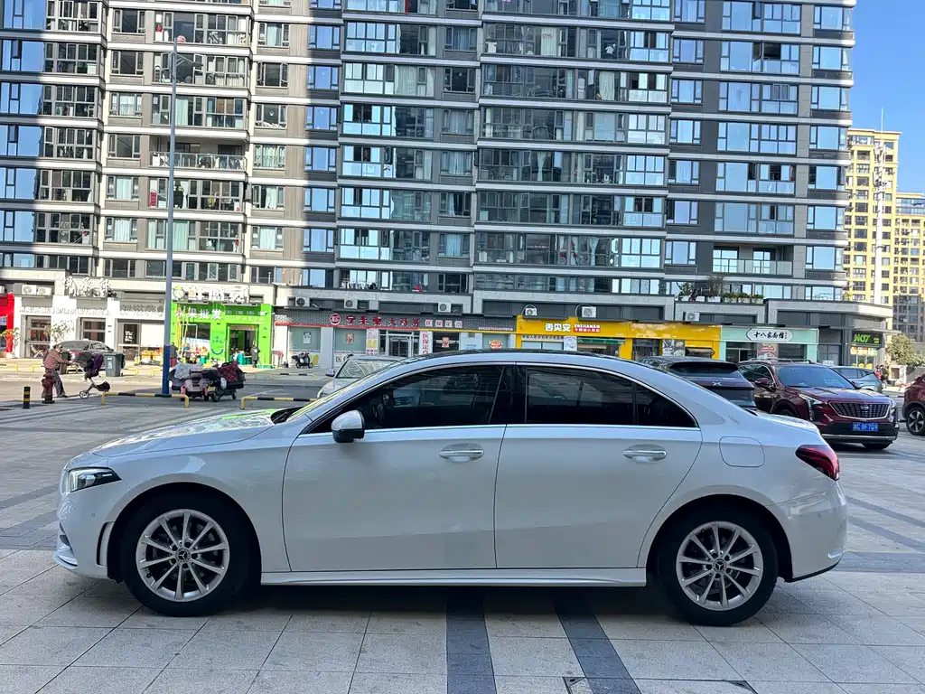 Mercedes-Benz A-Class 2021 A 200 L Sports Sedan Dynamic Type купить на сайте DeffCars