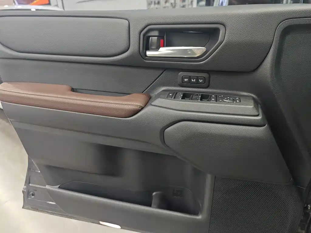 Prado 2024 2.4T Hanye WX version 6 seats купить на сайте DeffCars