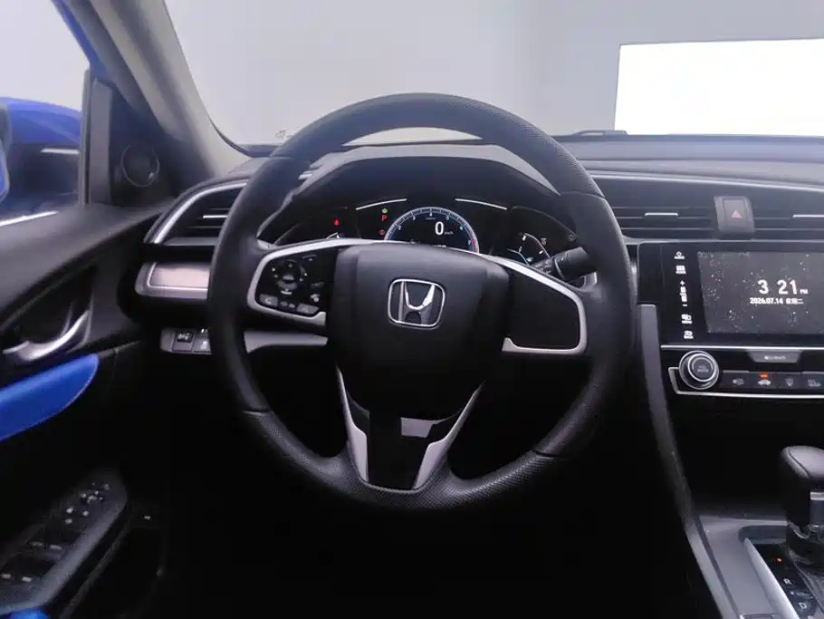 Civic 2019 220TURBO CVT Dynamic Edition National VI купить на сайте DeffCars