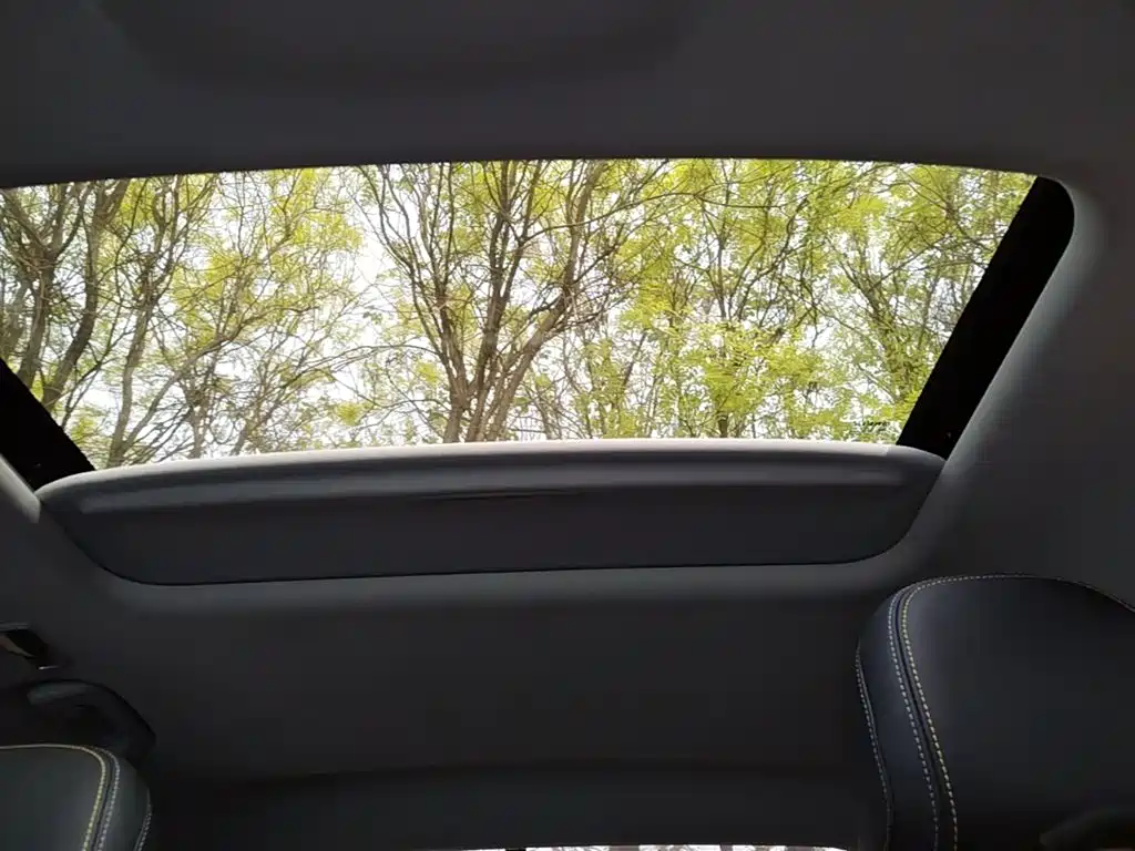 Emgrand L HiP 2024 Longteng Edition 1.5TD-DHT Pro 100KM Beyond Type купить на сайте DeffCars