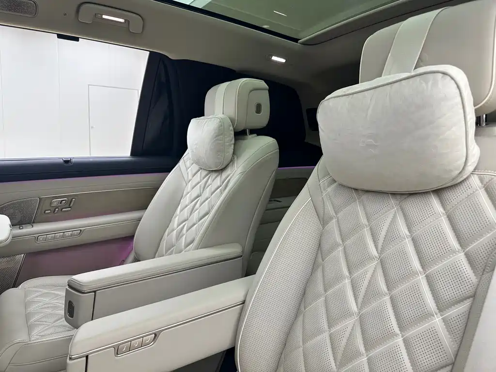 NIO ES8 2026 Six-seater Executive Signature Edition купить на сайте DeffCars