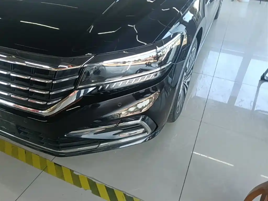 Passat 2021 330TSI Deluxe Edition купить на сайте DeffCars