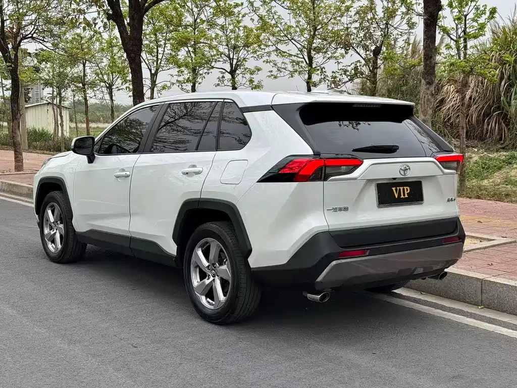 RAV4 Rongfang 2023 2.0L CVT two-wheel drive fashion Plus version купить на сайте DeffCars