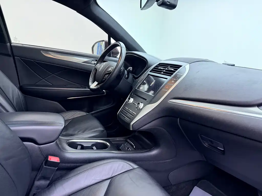 Lincoln MKC 2017 2.0T 2WD Exclusive Edition купить на сайте DeffCars