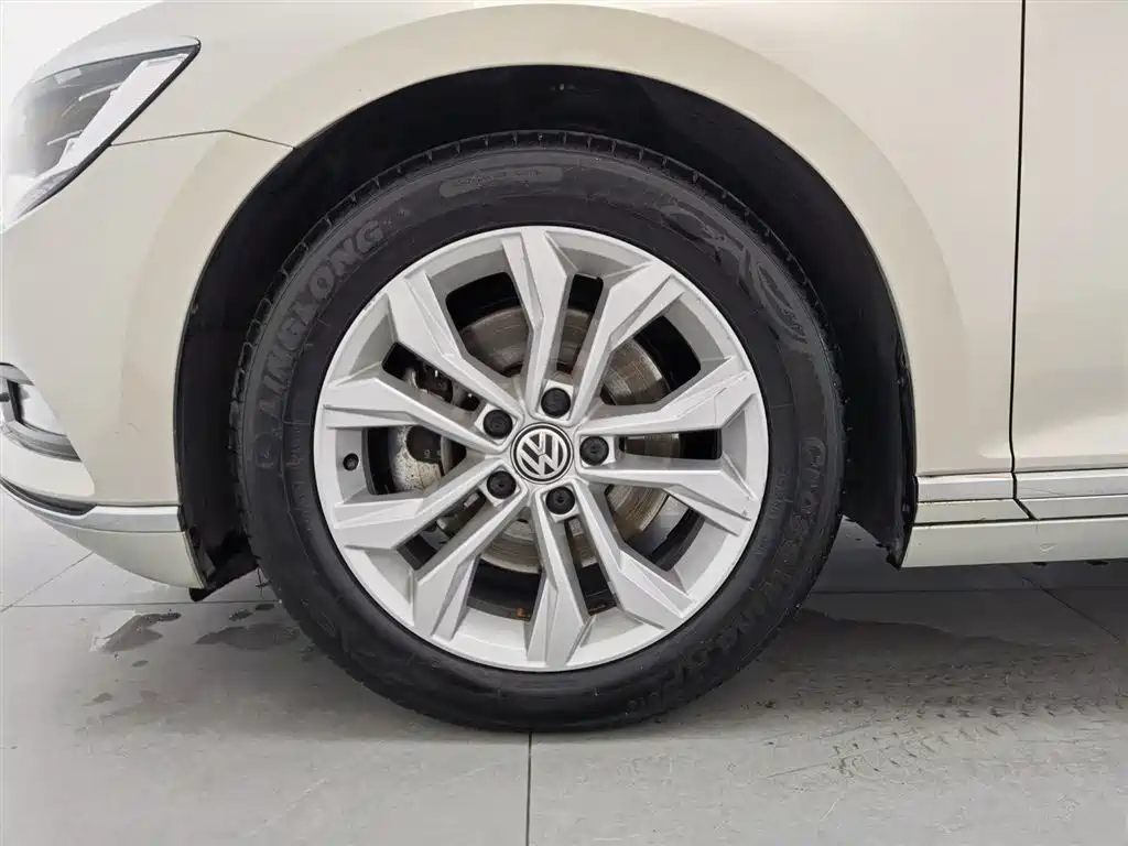 Magotan 2019 330TSI DSG luxury model National VI купить на сайте DeffCars