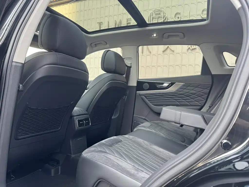Hongqi HS5 2022 facelift 2.0T Zhilian Flagship Edition купить на сайте DeffCars