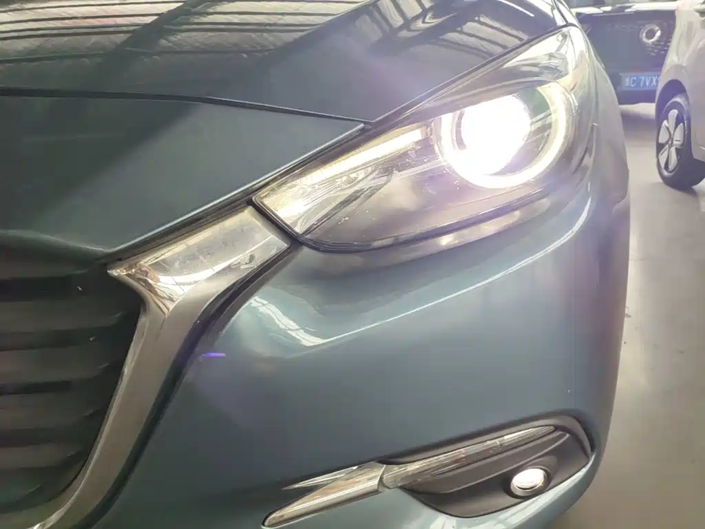 Mazda Axela 2017 sedan 1.5L automatic luxury model National V купить на сайте DeffCars