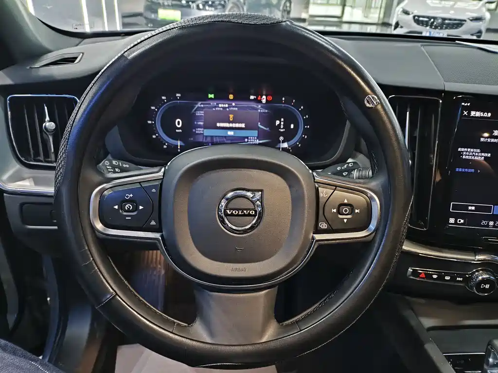 Volvo XC60 2023 B5 four-wheel drive Zhiyi Luxury Edition купить на сайте DeffCars