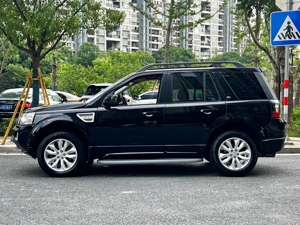 Freelander 2 2014 2.0T Si4 HSE gasoline version купить на сайте DeffCars