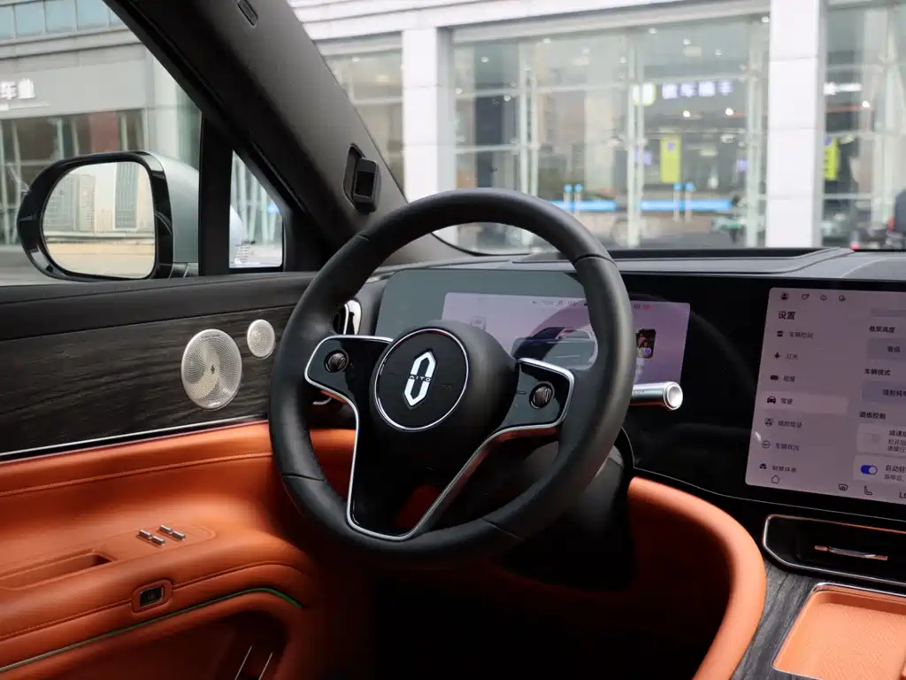 Wenjie M9 2025 extended range Max version 52kWh 6-seat version 192-line lidar) купить на сайте DeffCars