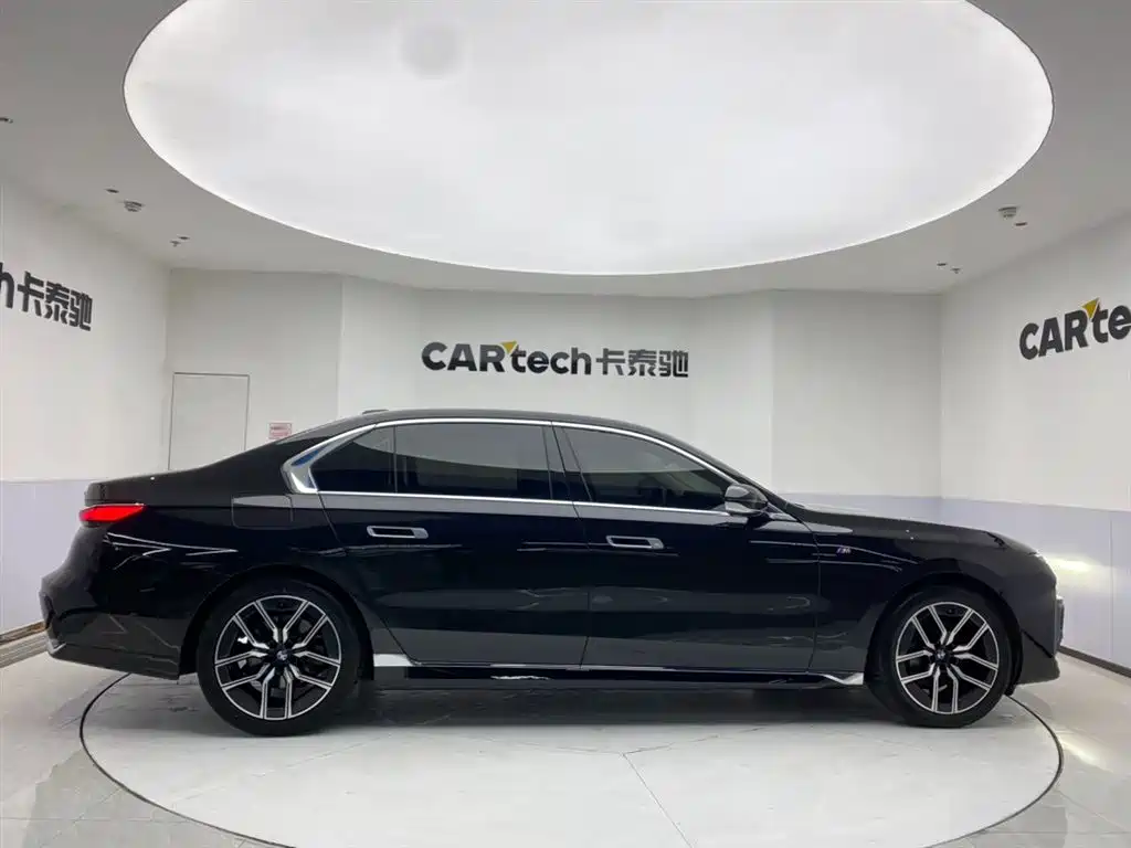 BMW 7 Series 2023 735Li M Sports Package купить на сайте DeffCars