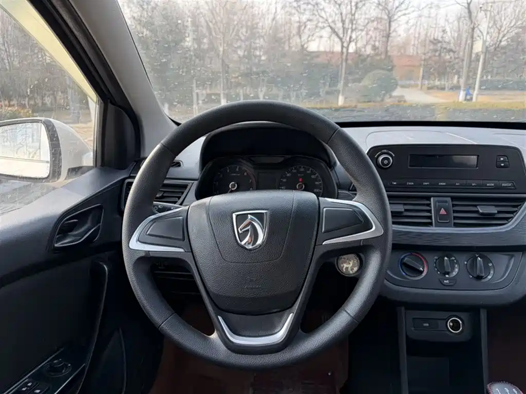 Baojun 310 2016 1.2L manual comfort model купить на сайте DeffCars