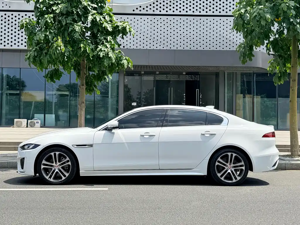 Jaguar XEL 2022 2.0T 250PS R-DYNAMIC S aggressive sports version купить на сайте DeffCars